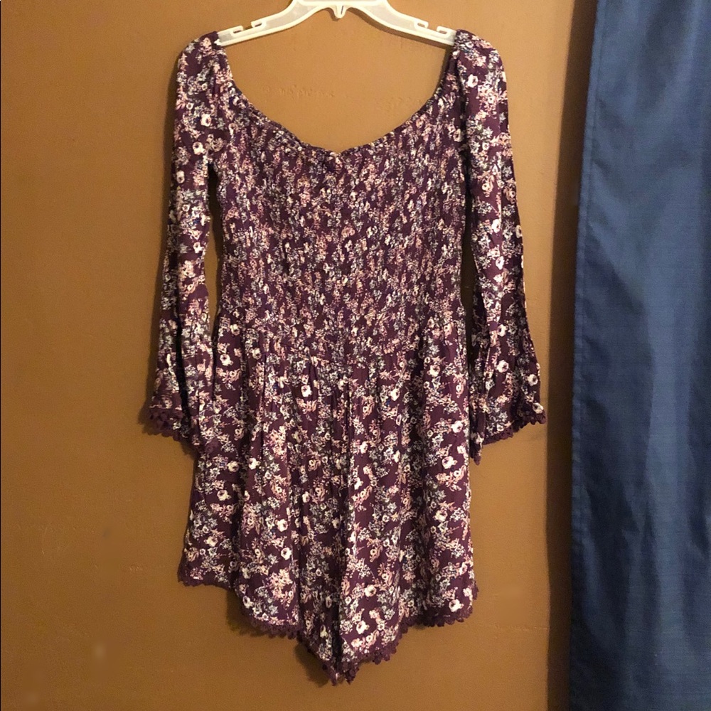 Adorable Long Sleeved Floral Romper 🌺